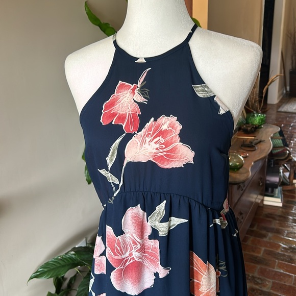 Sadie and Sage split back Halter dress sz S - Picture 3 of 14